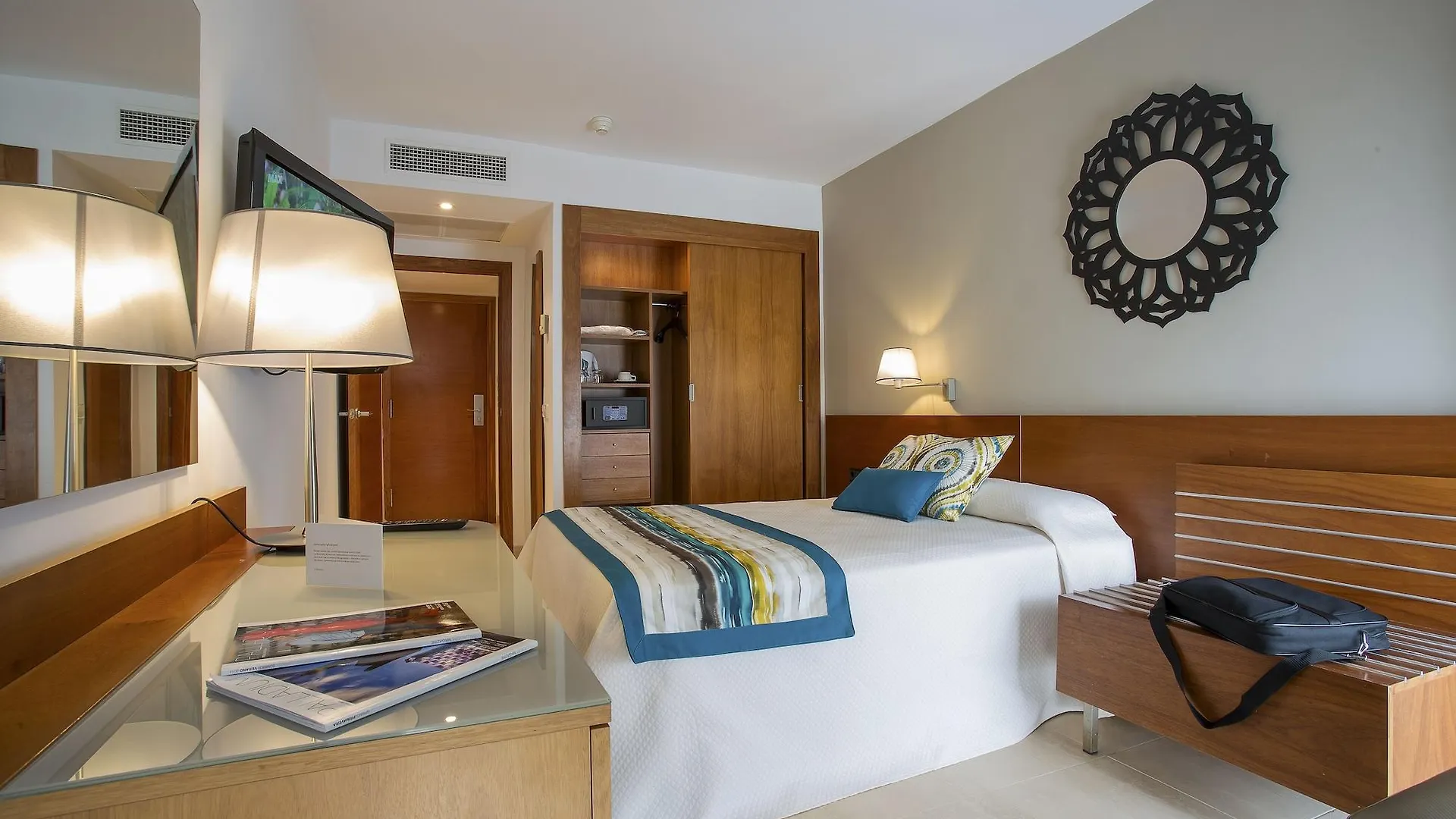 Palladium Hotel Palmyra - Adults Only Sant Antoni de Portmany 4*,  Spagna